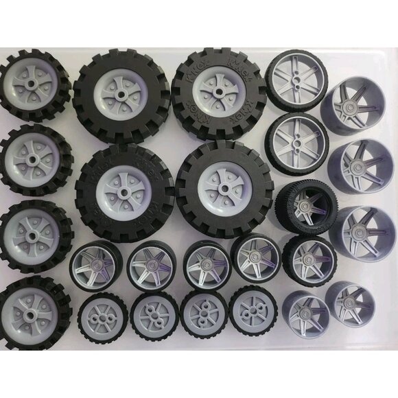 25 Knex Wheels Tires Hubs Pulleys Assorted Sizes K'NEX Pieces Lot - Picture 1 of 3